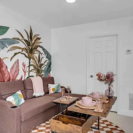 Miami Luxury Home! Next To Miami Beach & Airport